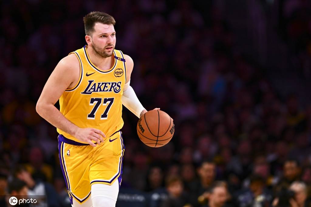 4年内2.29亿美元 或3年内1.6亿?唐西奇(Doncic)希望本周续签与湖人的合同 4年内2.29亿美元 或3年内1.6亿?唐西奇(Doncic)希望本周续签与湖人的合同