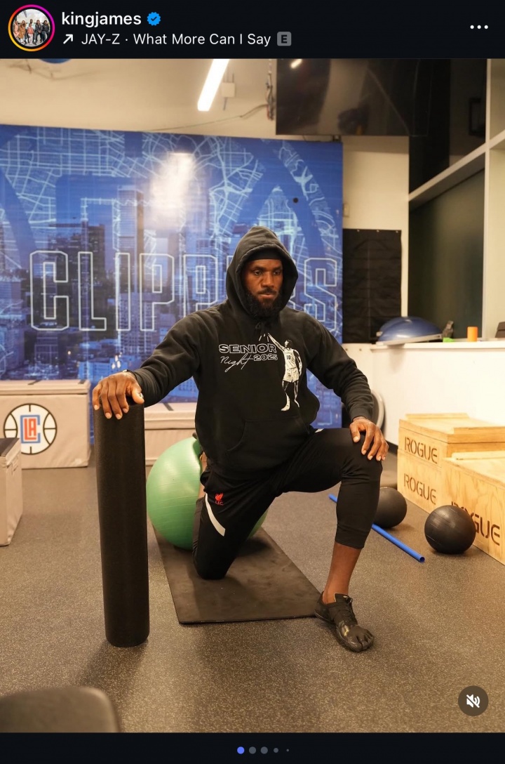 跳过:詹姆斯恳求快船对湖人的虚张声势 珍妮只会嘲笑它 跳过:詹姆斯恳求快船对湖人的虚张声势 珍妮只会嘲笑它